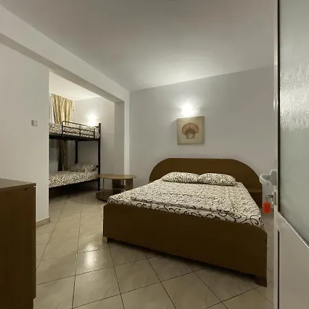 Phoenix Guest house *
