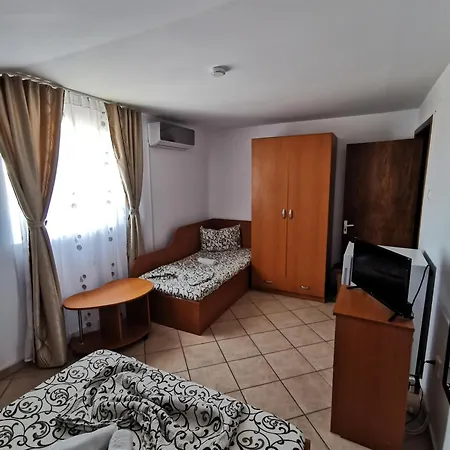 Phoenix Guest house *